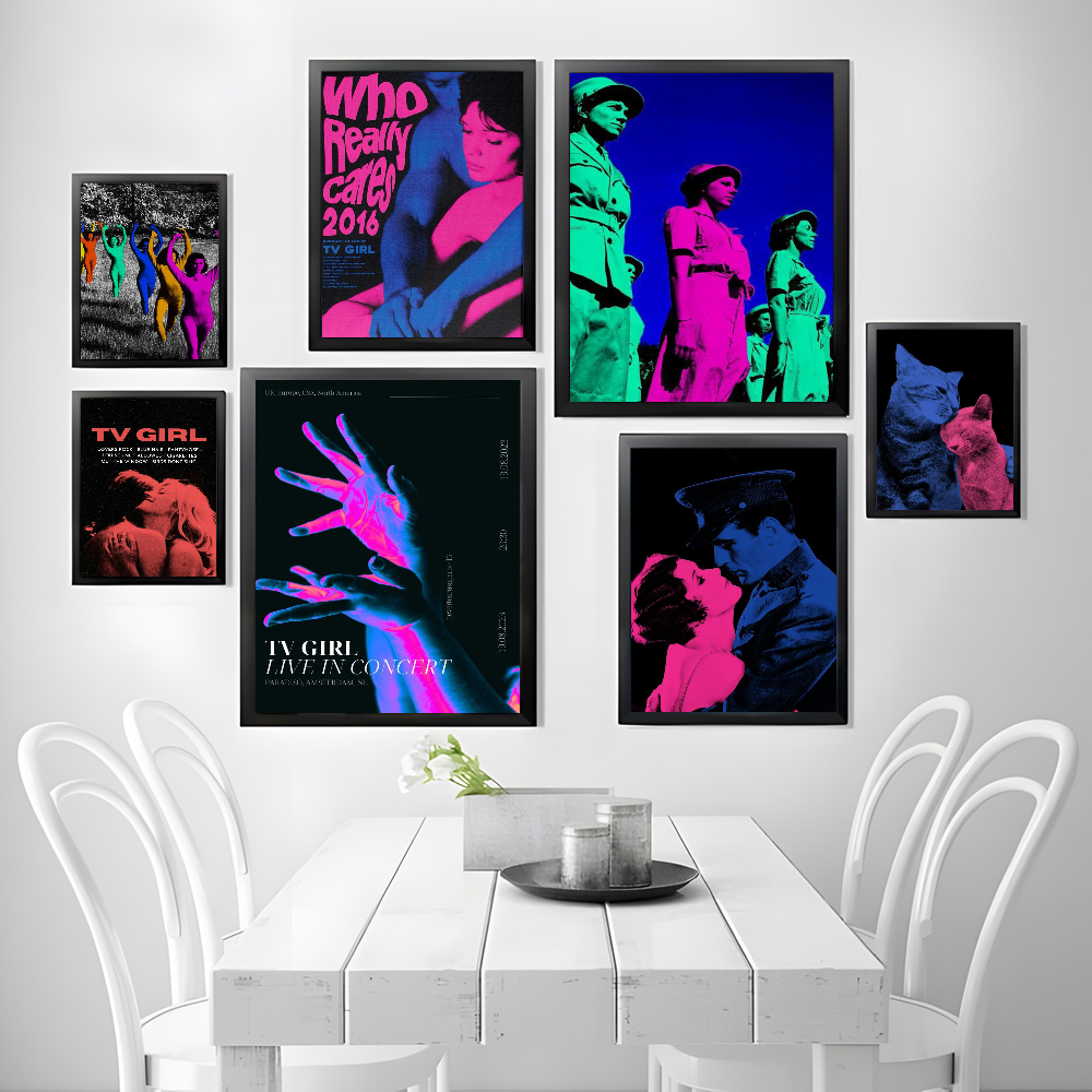 Pink Blue TV Girl Art Poster H - Home Office And Tv Room Ideas recensie en prijs